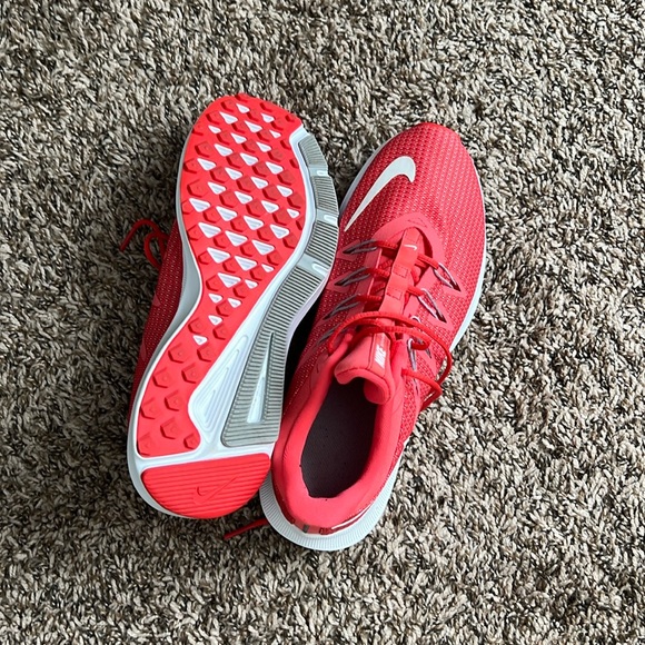 Nike running shoes - Picture 1 of 2